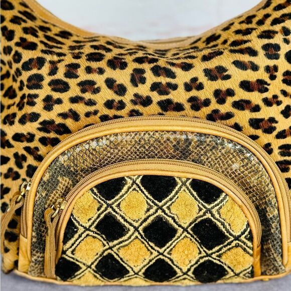 Clever Carriage Company Ponyhair Mixed Material Gorgeous Cheetah Print Hobo Bag - Picture 3 of 15